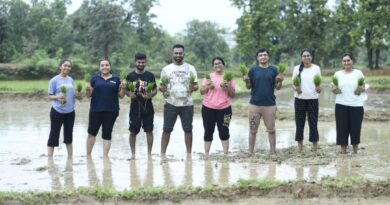 बालको कर्मचारियों ने किसानों के साथ मिलकर किया एसआरआई विधि से धान की रोपाई