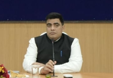 फर्जी आधार-पैन कार्ड, भाग-01 : कलेक्टर चलाएंगे हंटर.. लैंको, बालको, एनटीपीसी और.. संवेदनशील राष्ट्रीय सुरक्षा से जुड़े त्रिपाठी के आरोप गंभीर