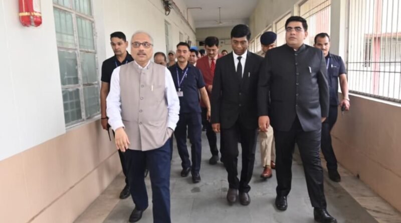 मुख्य न्यायमूर्ति रमेश सिन्हा पहुंचे कोरबा जिला न्यायालय, व्यवस्थाओं और निर्माण कार्यों का लिया जायजा