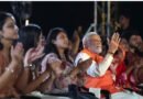 परख सक्सेना : थाली, दीये और अब भजन क्लबिंग, बिना राजनीतिक भीड़ के भरा मैदान, युवा मन का बदलता मूड